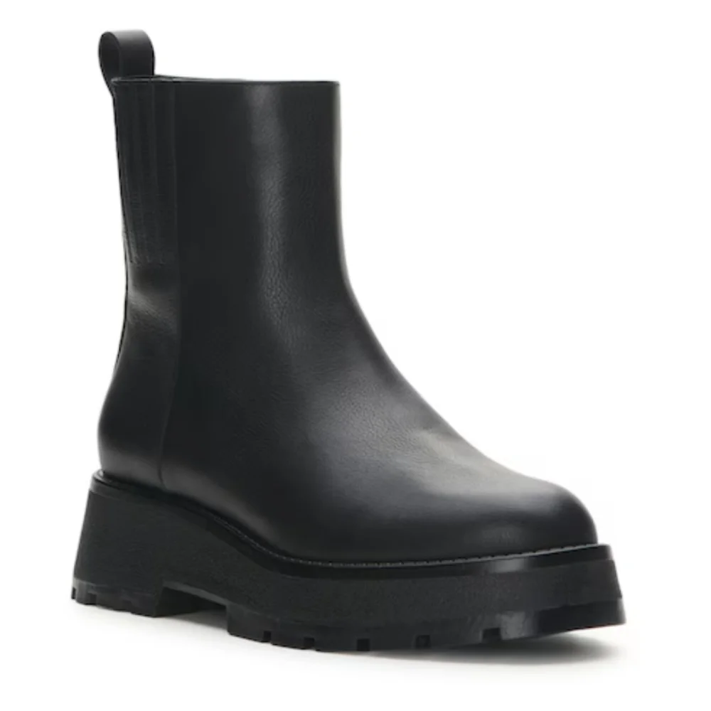 Vince Camuto Neframes Bootie